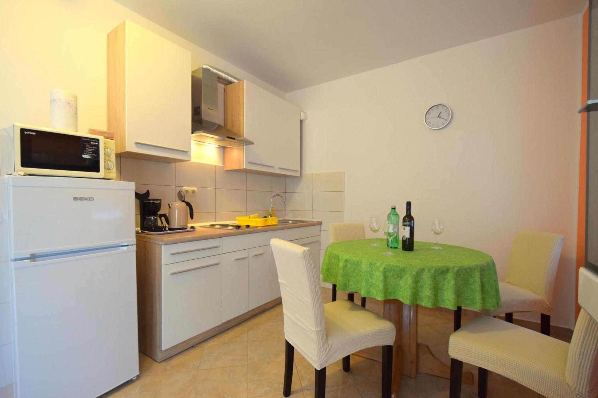 Apartments Cindric Malinska Exterior foto